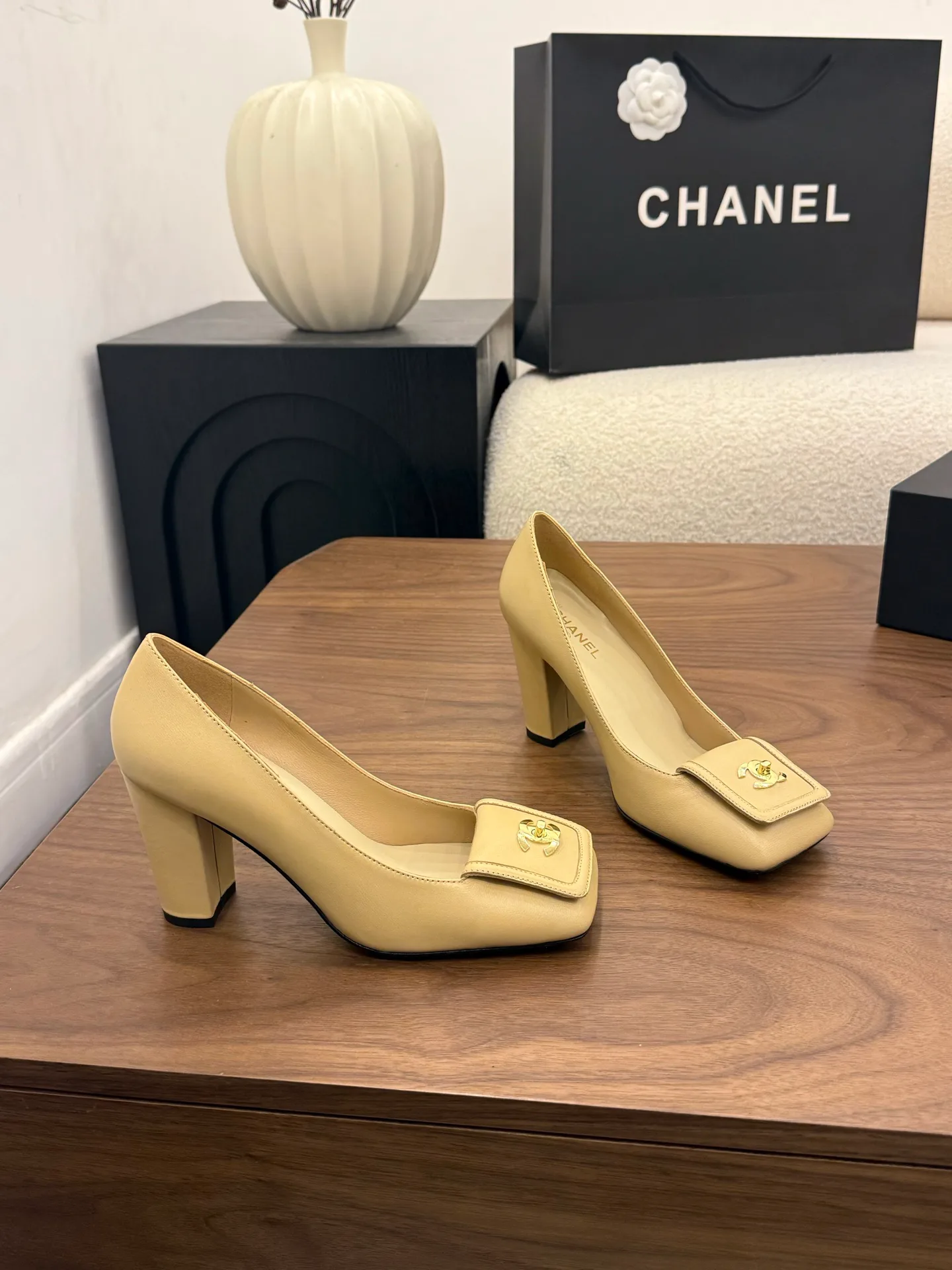 Туфли Женские Chanel 19080195