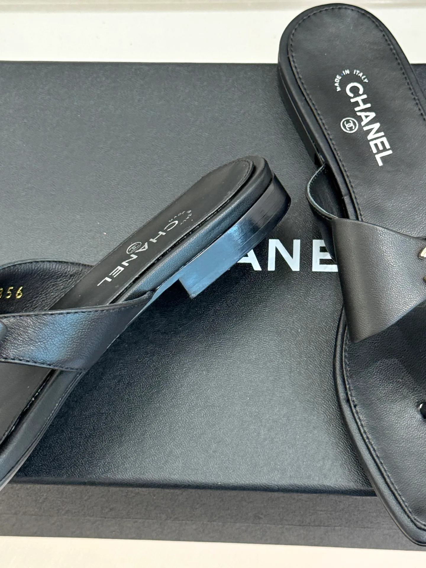 Шлепанцы Женские Chanel 16965745