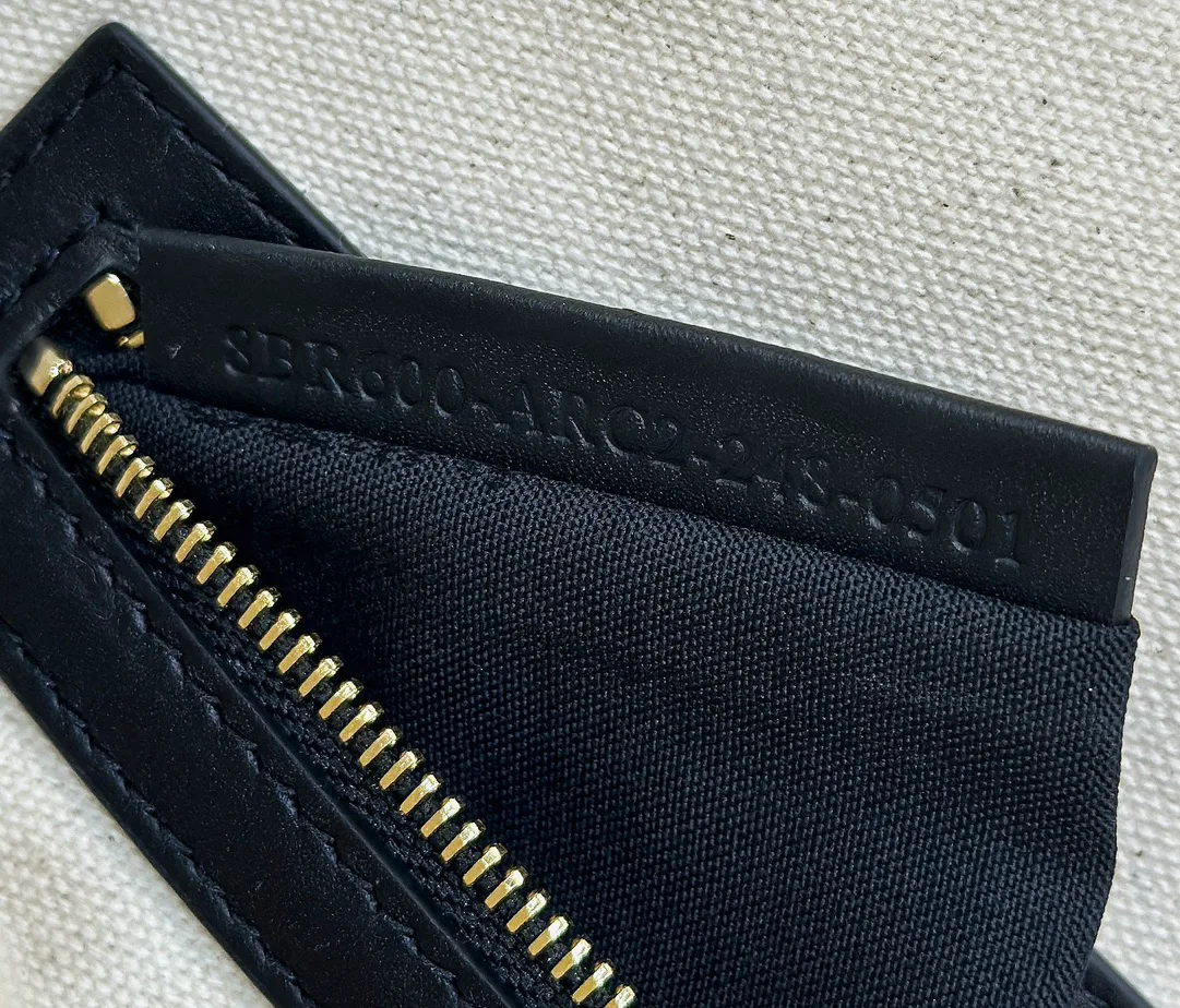 Классические Сумки Женские Fendi 18116181