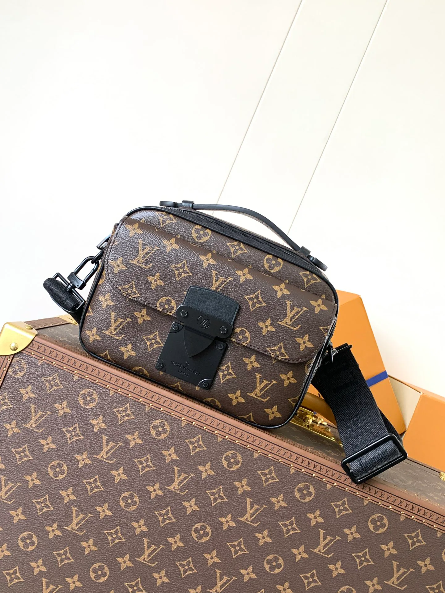 Сумки На Ремне Женские Louis Vuitton 218370