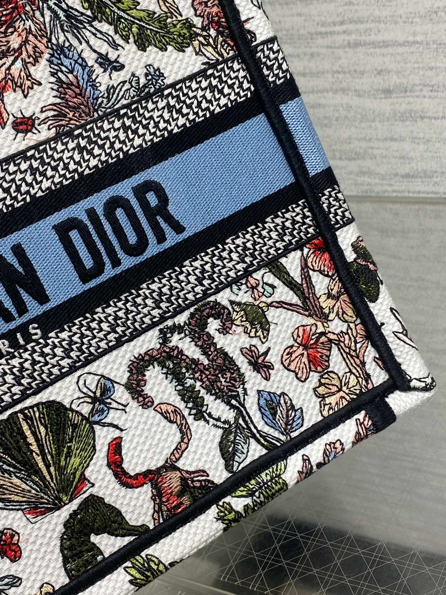 Классические Сумки Женские Christian Dior 13227196