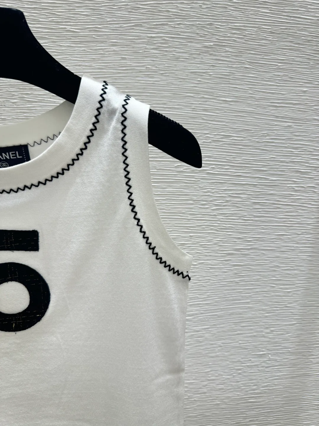 Жилеты Женские Chanel 11354333