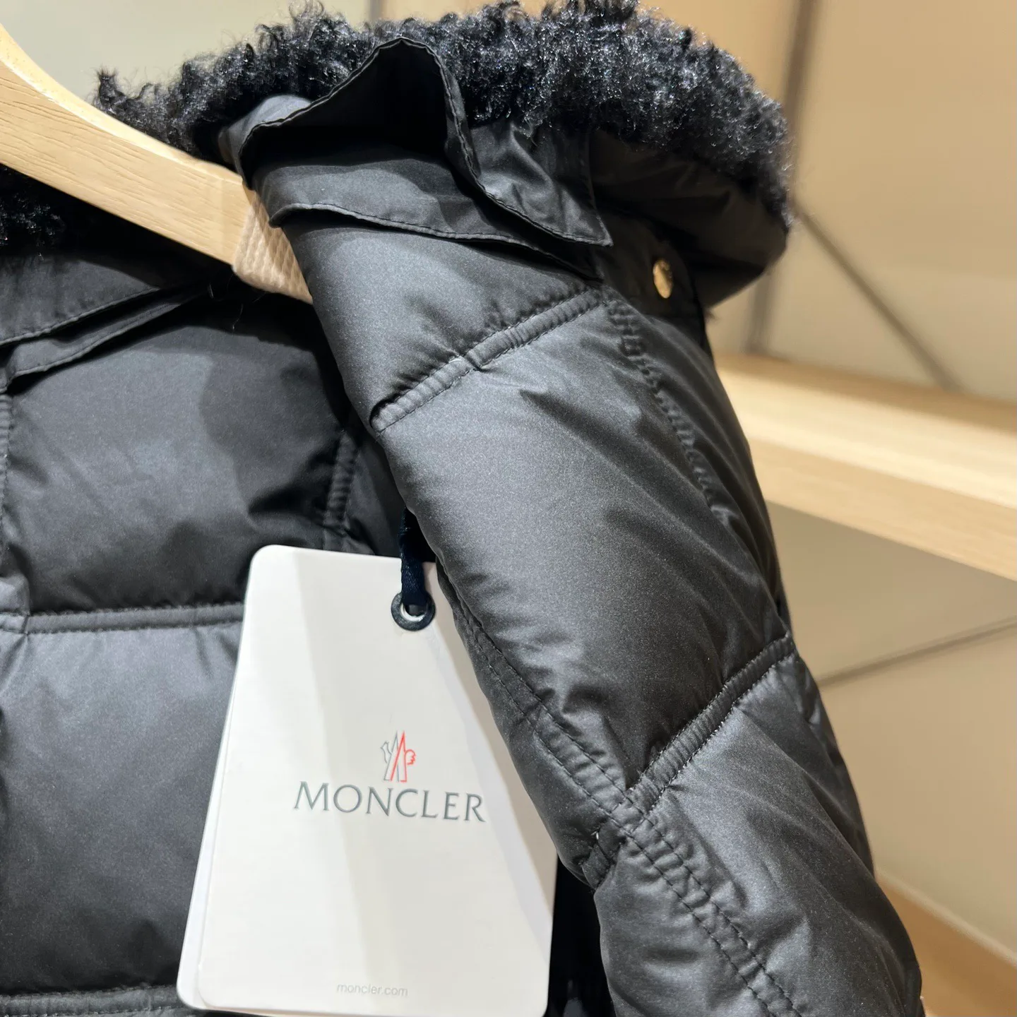 Куртки И Пуховики Женские Moncler 18036513