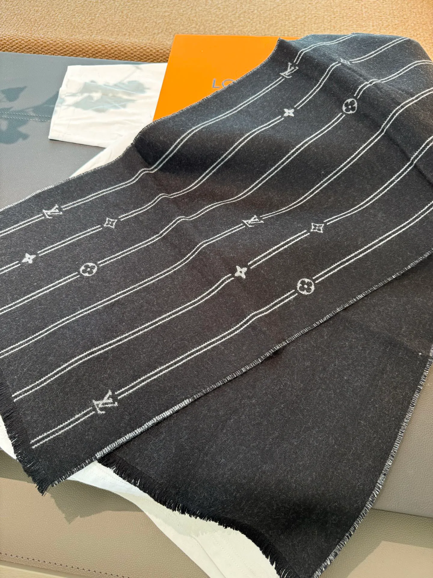 Шарфы Louis Vuitton 823997