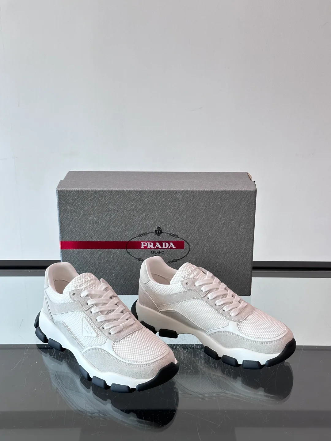 Кроссовки Женские Prada 18449472