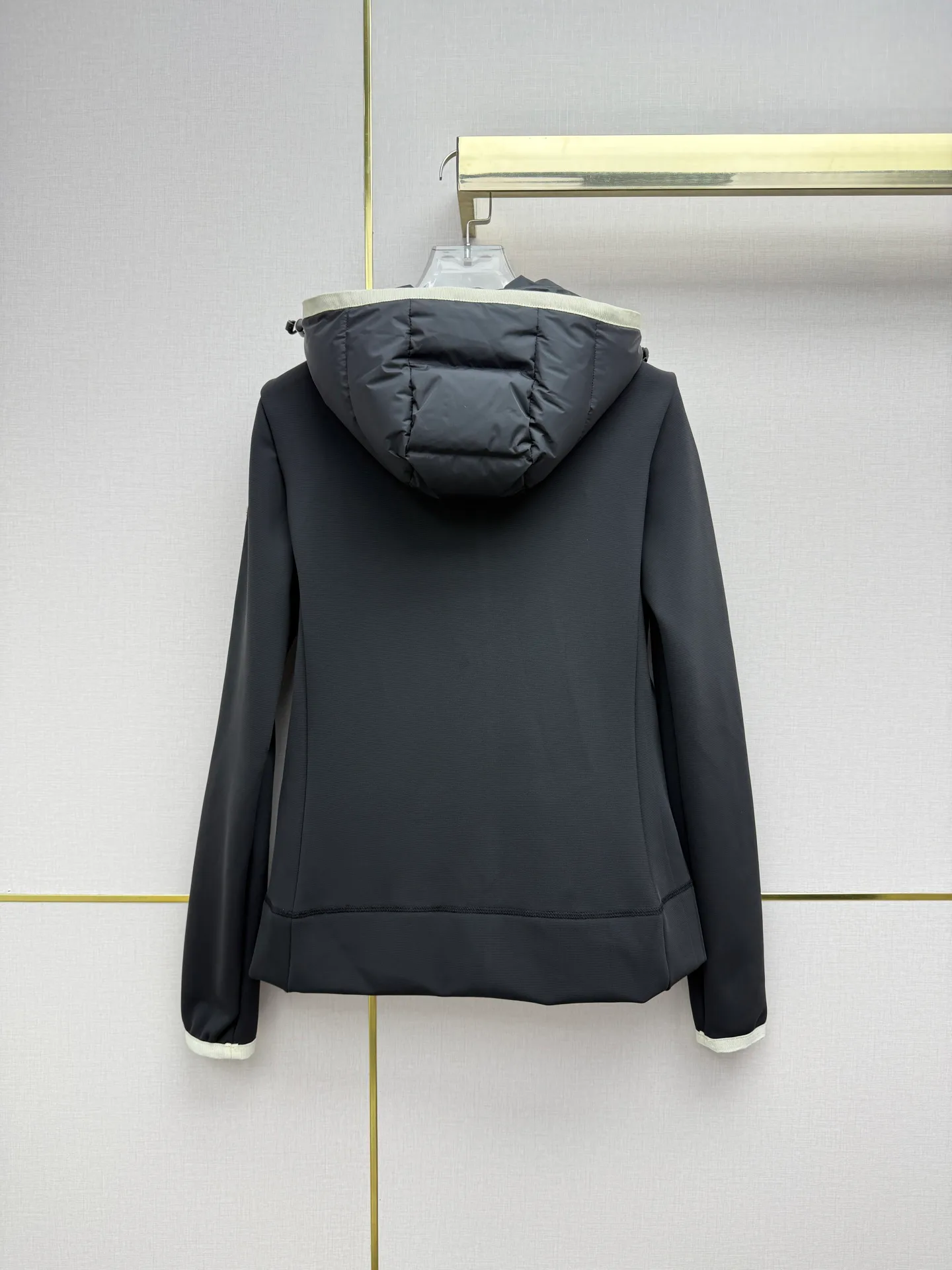 Куртки И Пуховики Женские Moncler 18435811