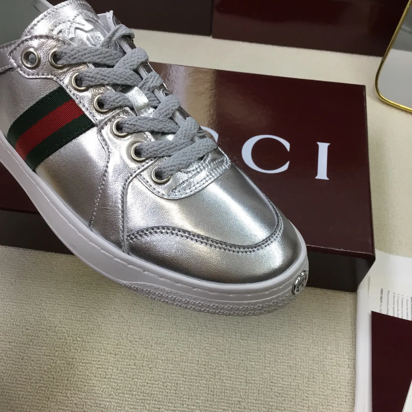 Кроссовки Женские Gucci 16893685