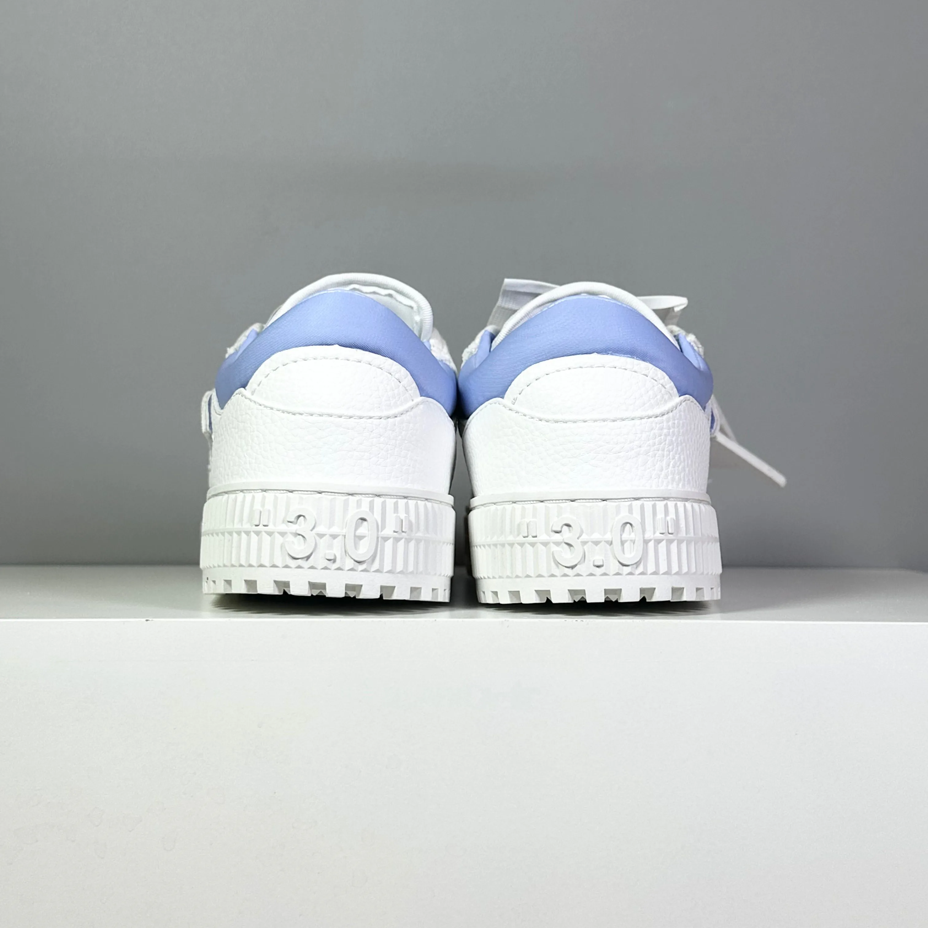 Кроссовки Женские Off-White 18039063