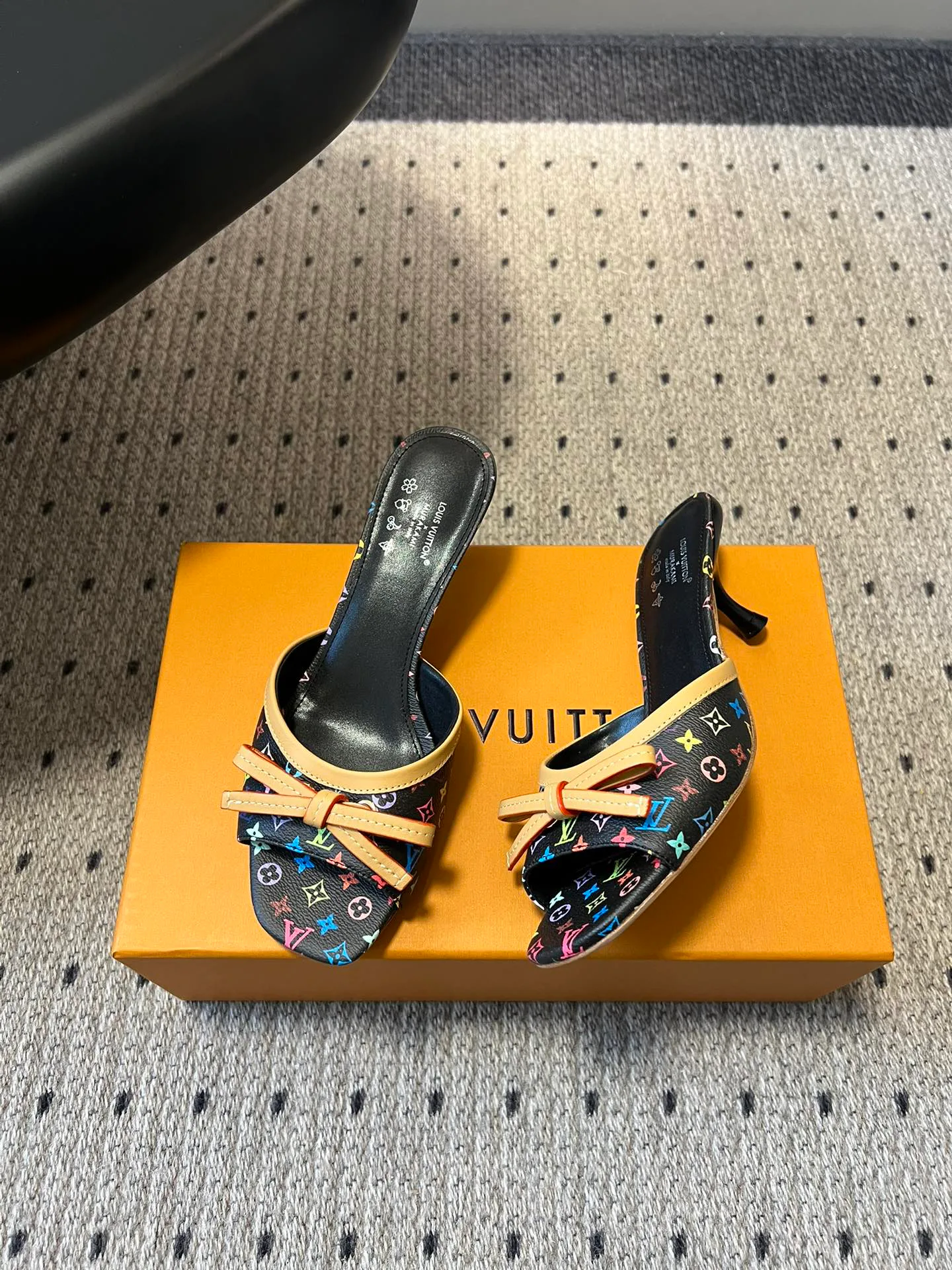 Босоножки Женские Louis Vuitton 11755079