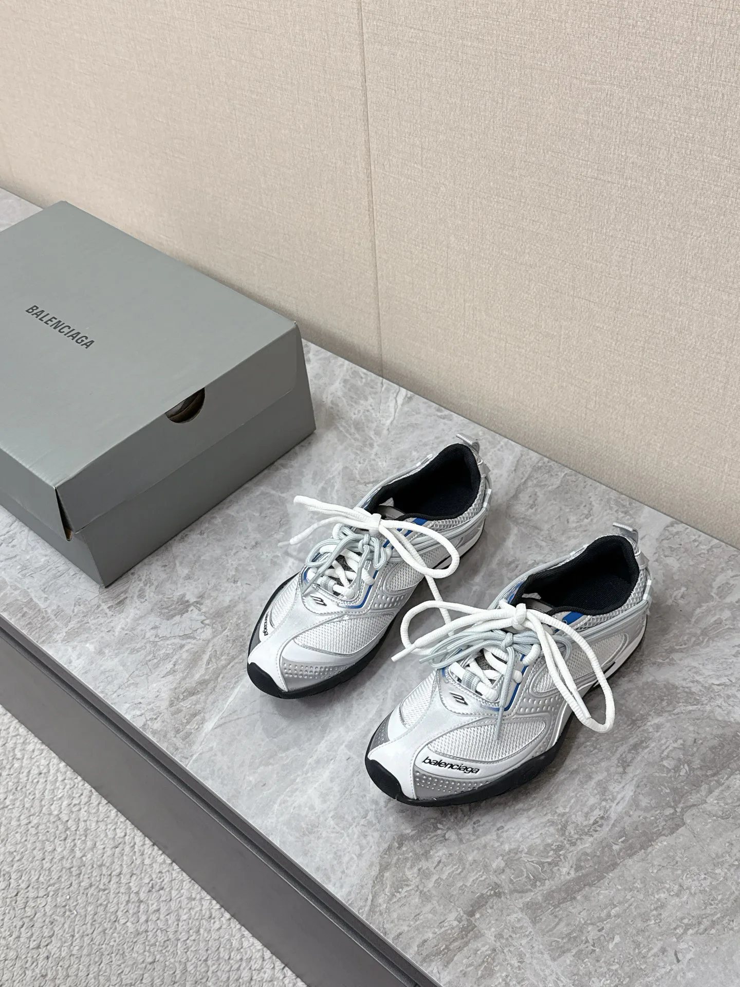Кроссовки Женские Balenciaga 14730154