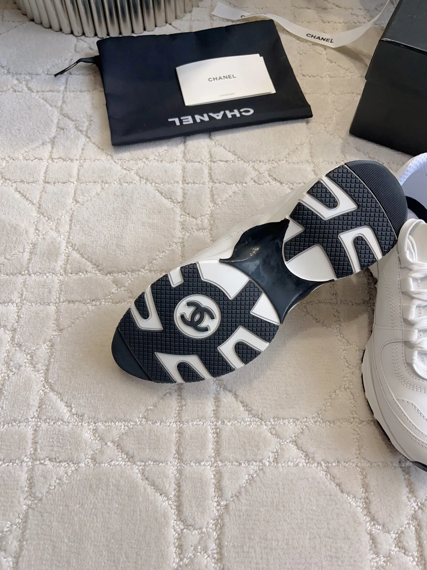 Кроссовки Женские Chanel 17936563