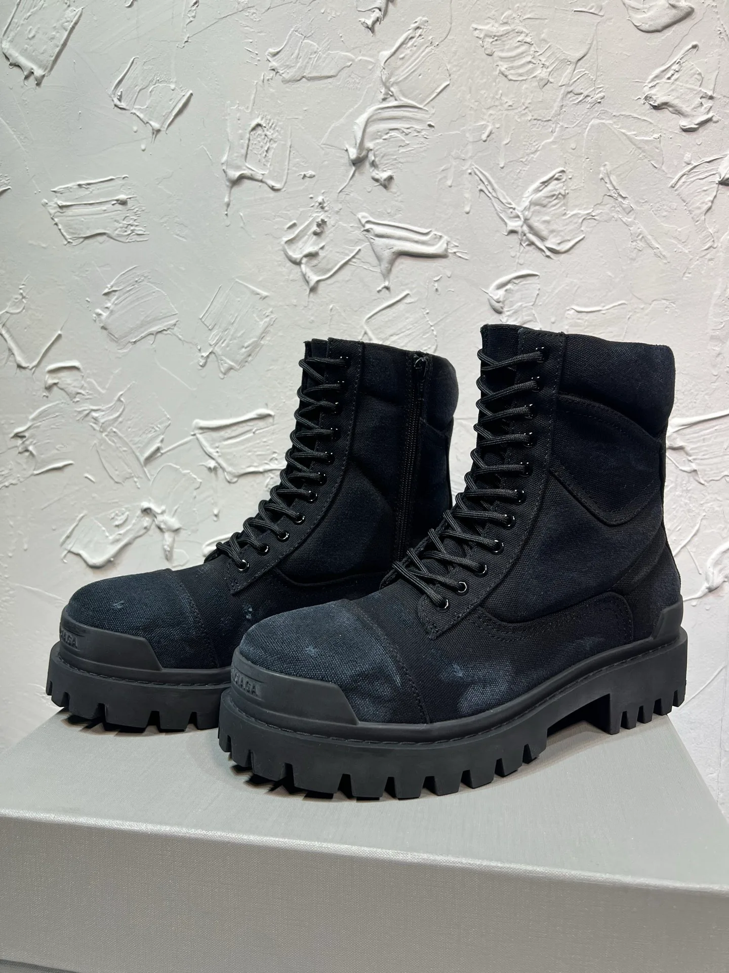 Ботинки Мужские Balenciaga 18677684