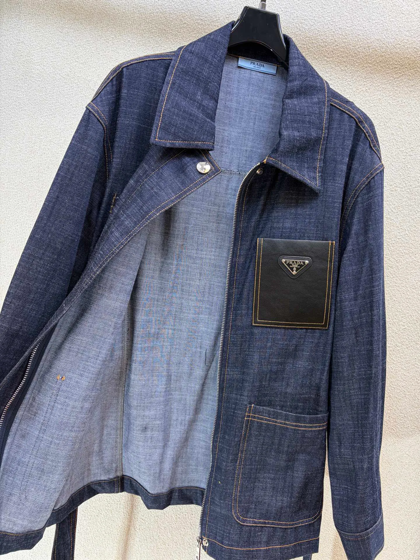 Куртки И Пуховики Женские Prada 18506585