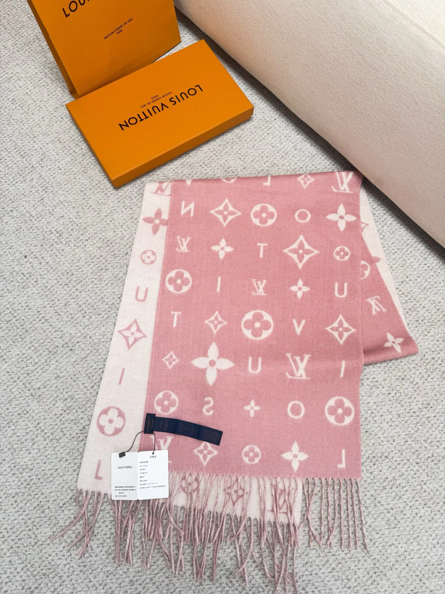 Шарфы Louis Vuitton 18261916