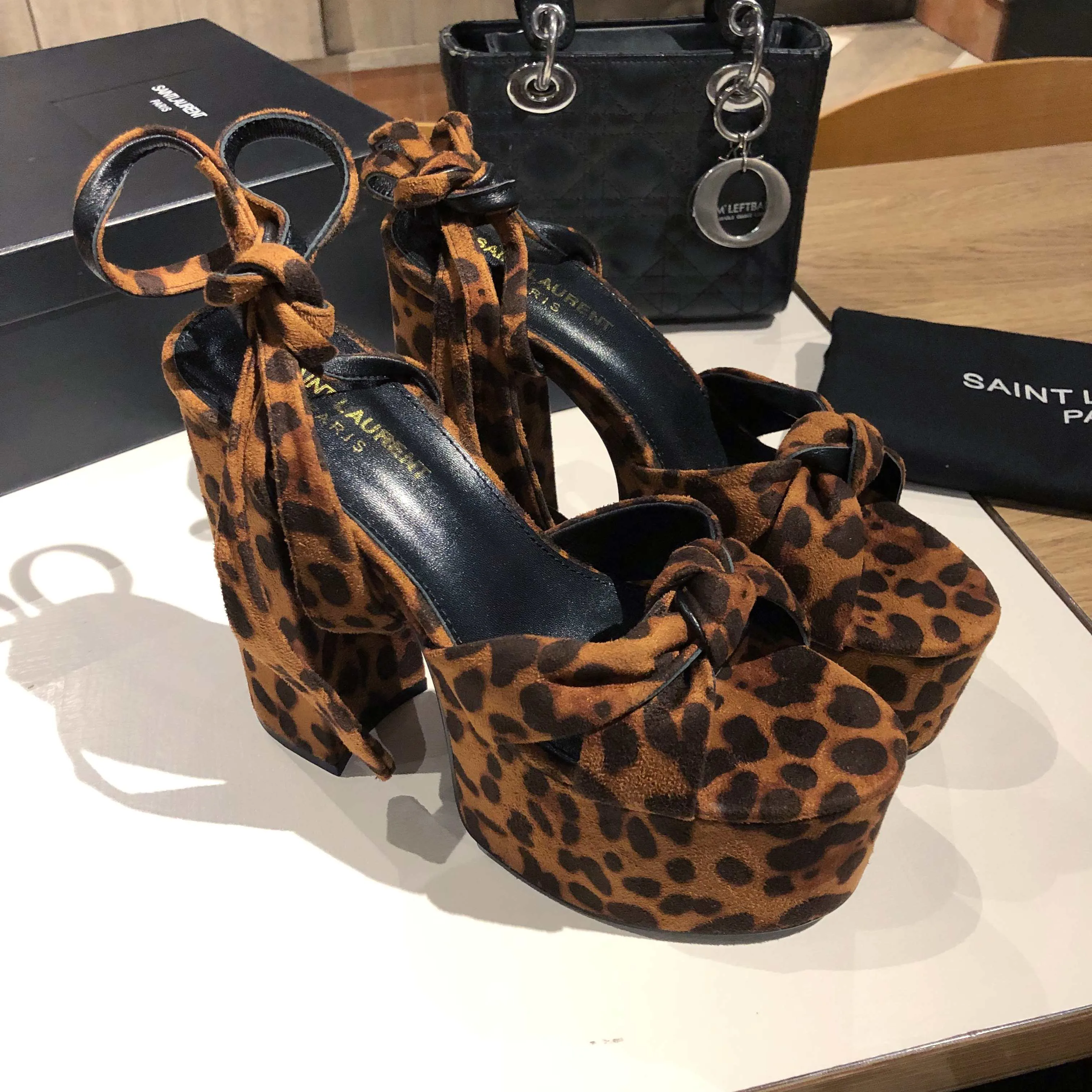 Босоножки Женские Saint Laurent 11220449