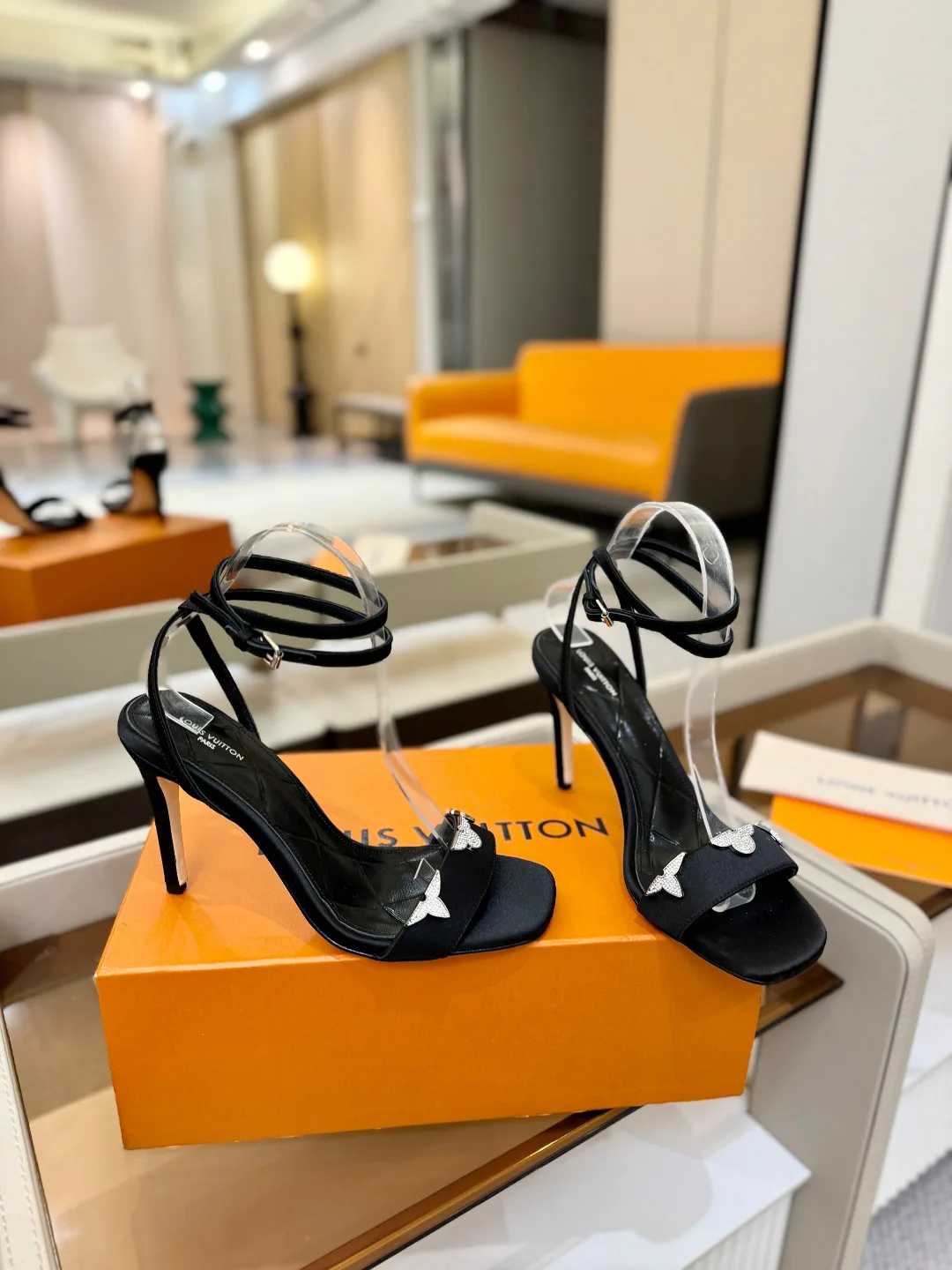 Босоножки Женские Louis Vuitton 10910136