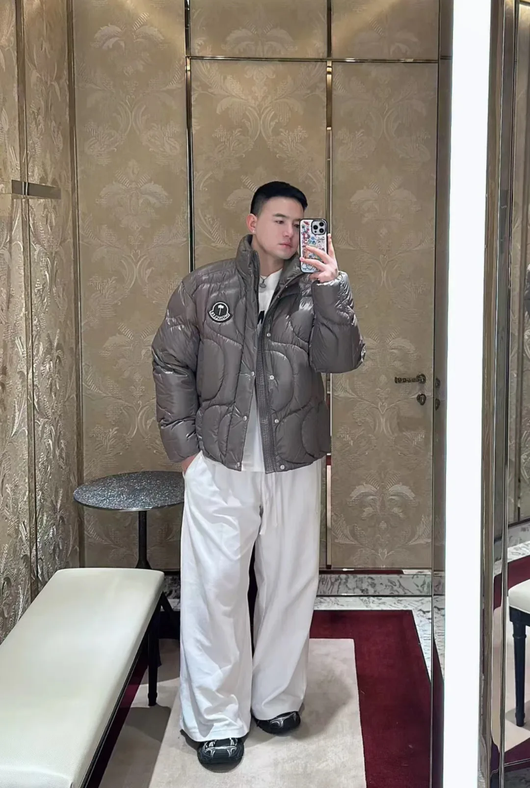 Куртки И Пуховики Мужские Moncler 512350