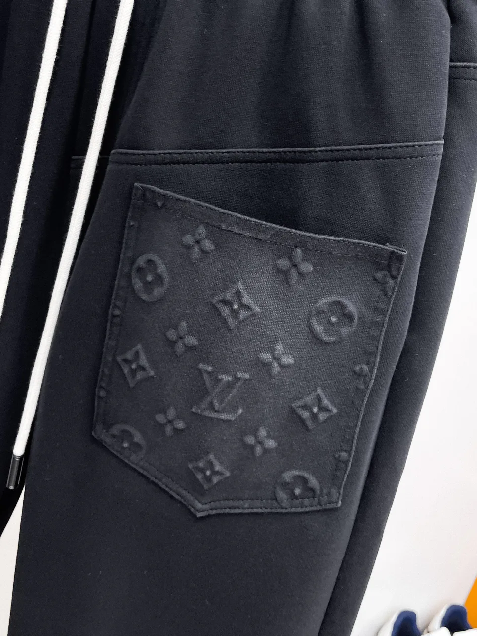 Брюки Мужские Louis Vuitton 17510204