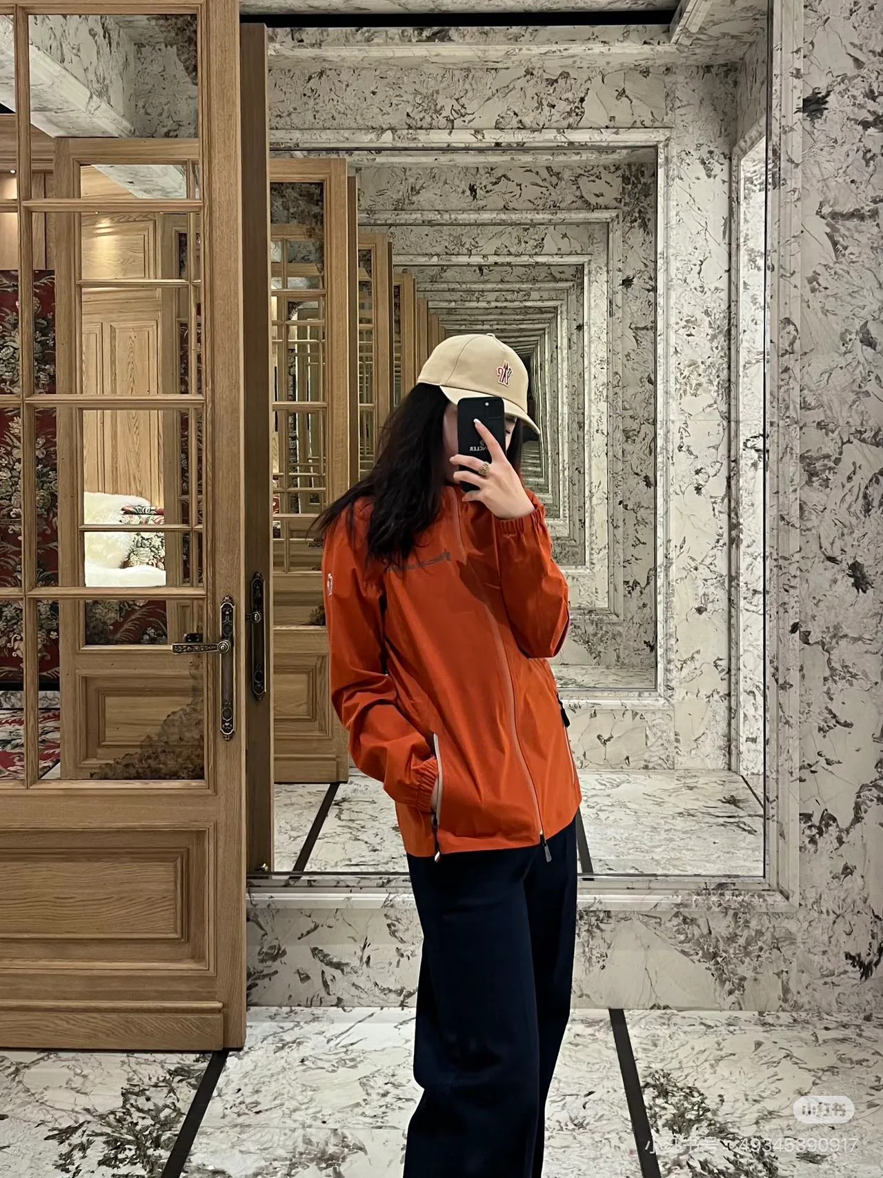 Куртки И Пуховики Женские Moncler 18501653