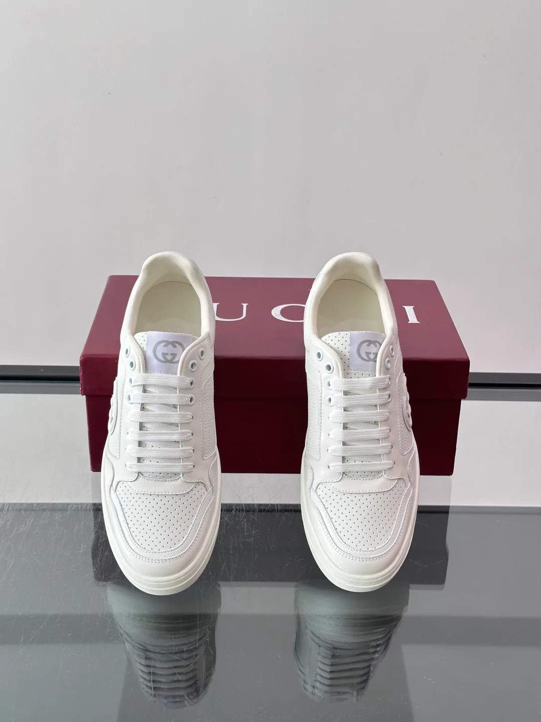 Кроссовки Женские Gucci 18102704