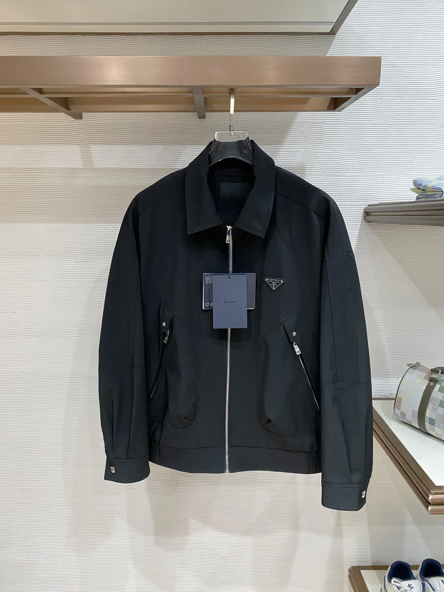 Куртки И Пуховики Мужские Prada 11392173