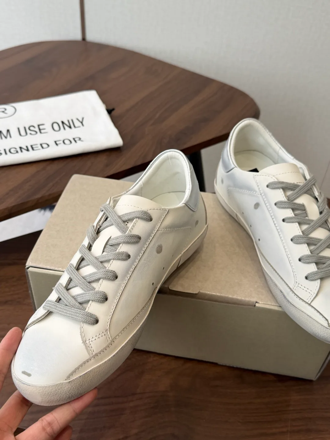Кроссовки Женские Golden Goose 19253414