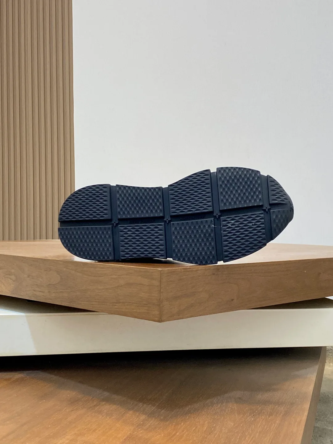 Кроссовки Мужские Louis Vuitton 11250174