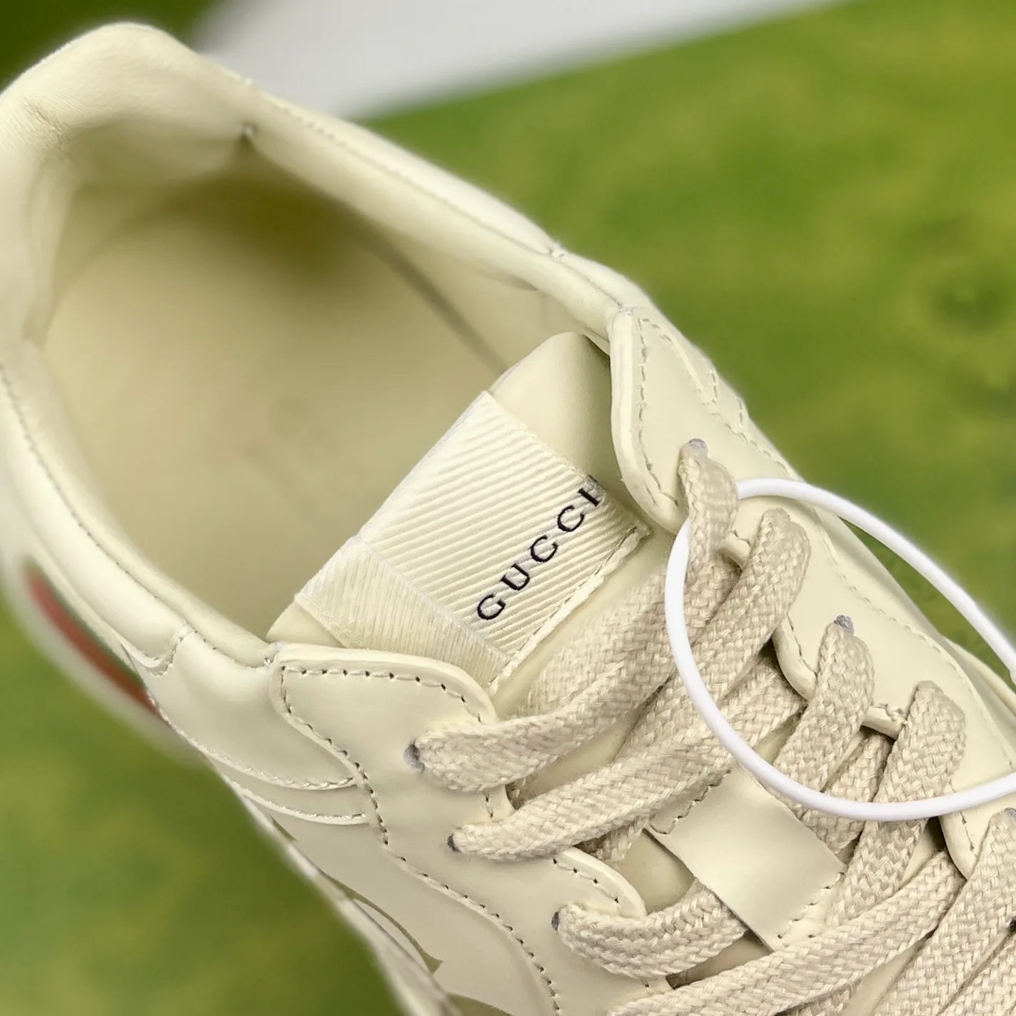 Кроссовки Женские Gucci 5879903