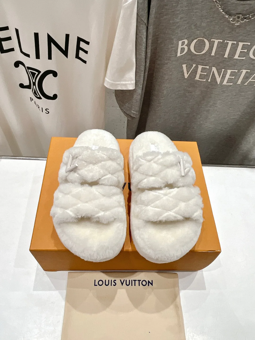 Тапочки Женские Louis Vuitton 47040