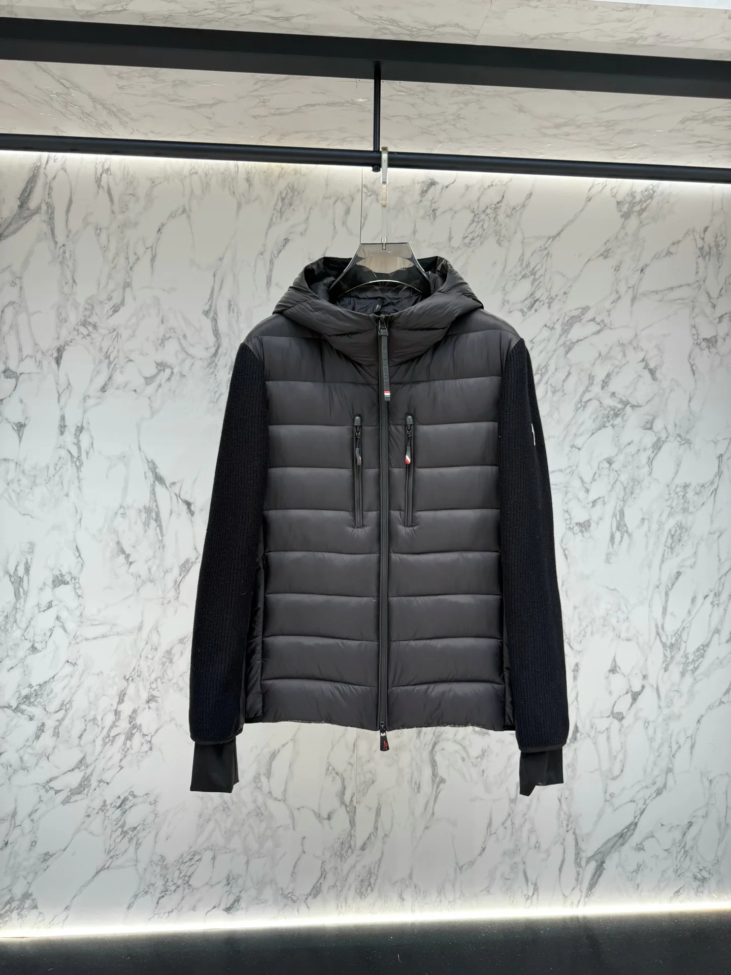 Куртки И Пуховики Мужские Moncler 18236931