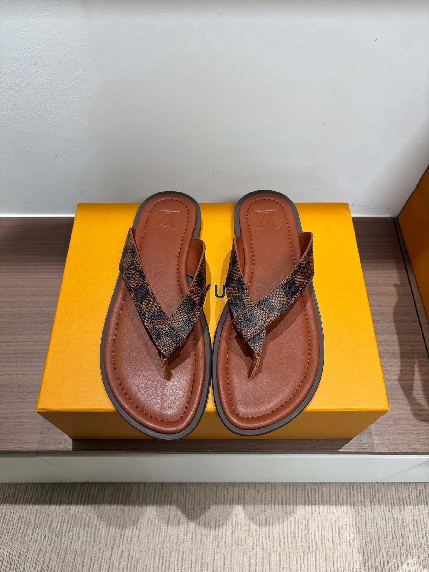 Шлепанцы Мужские Louis Vuitton 13428265