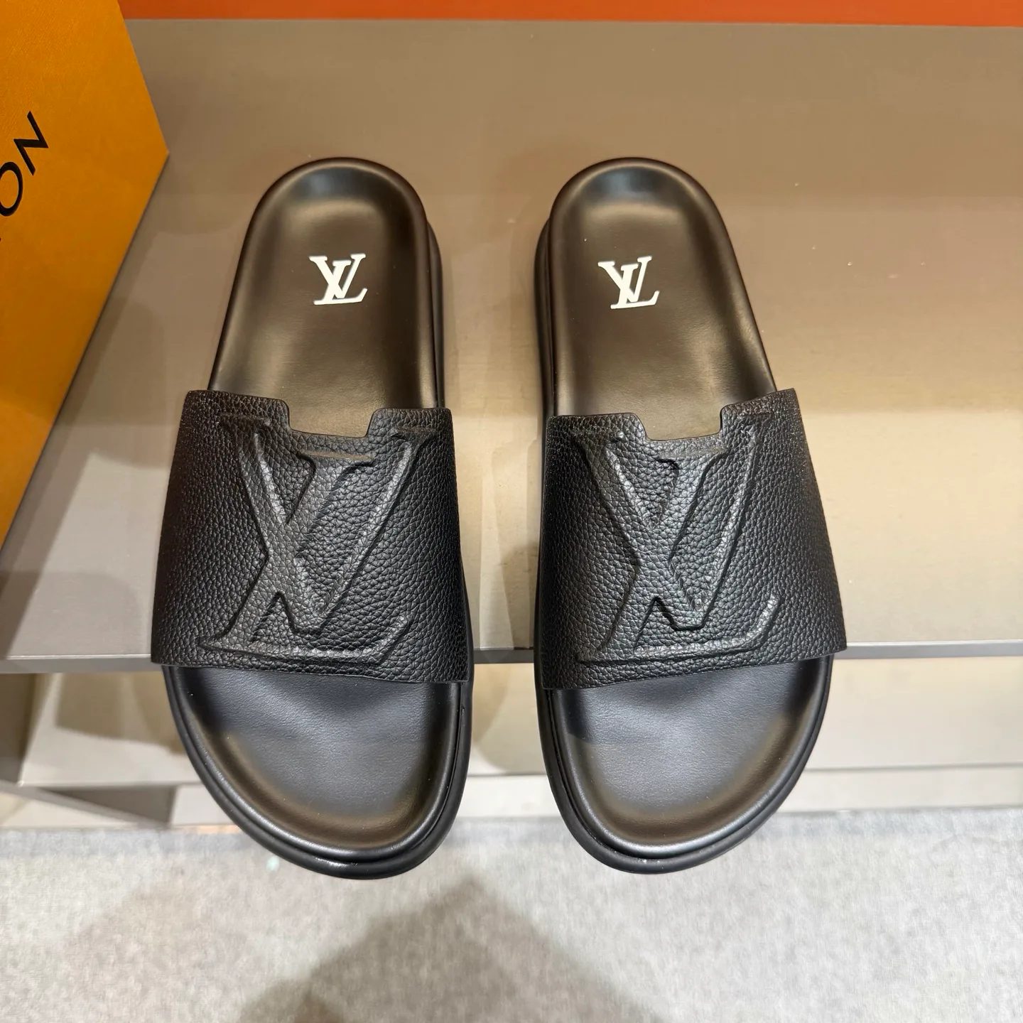 Сандалии Женские Louis Vuitton 9737099