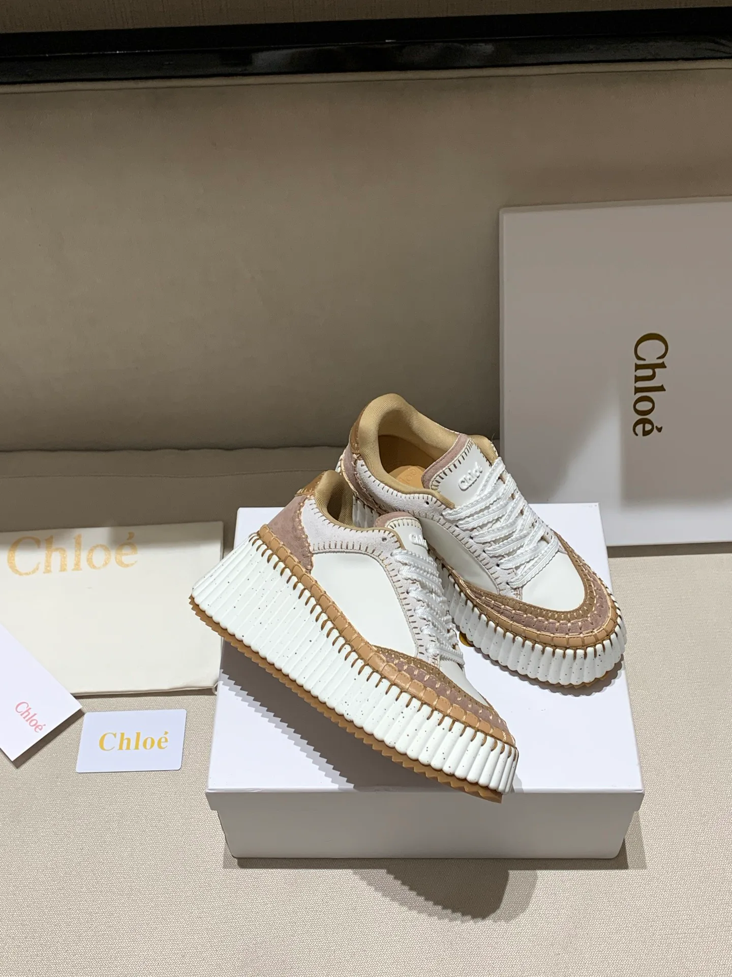 Кроссовки Женские Chloe 19240428