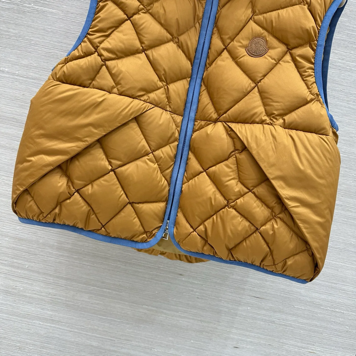 Жилеты Женские Moncler 18403765