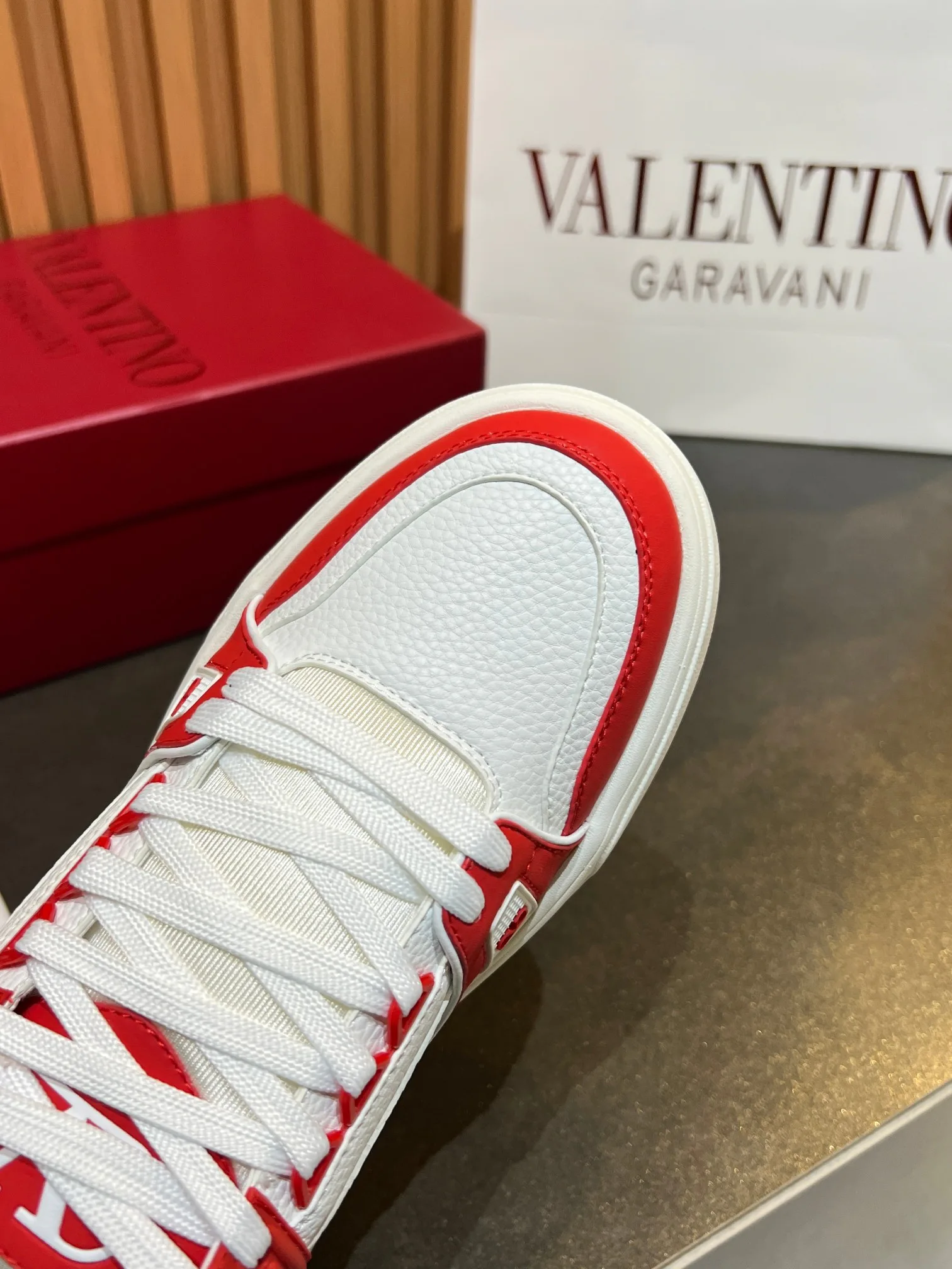 Кроссовки Женские Valentino 11575967