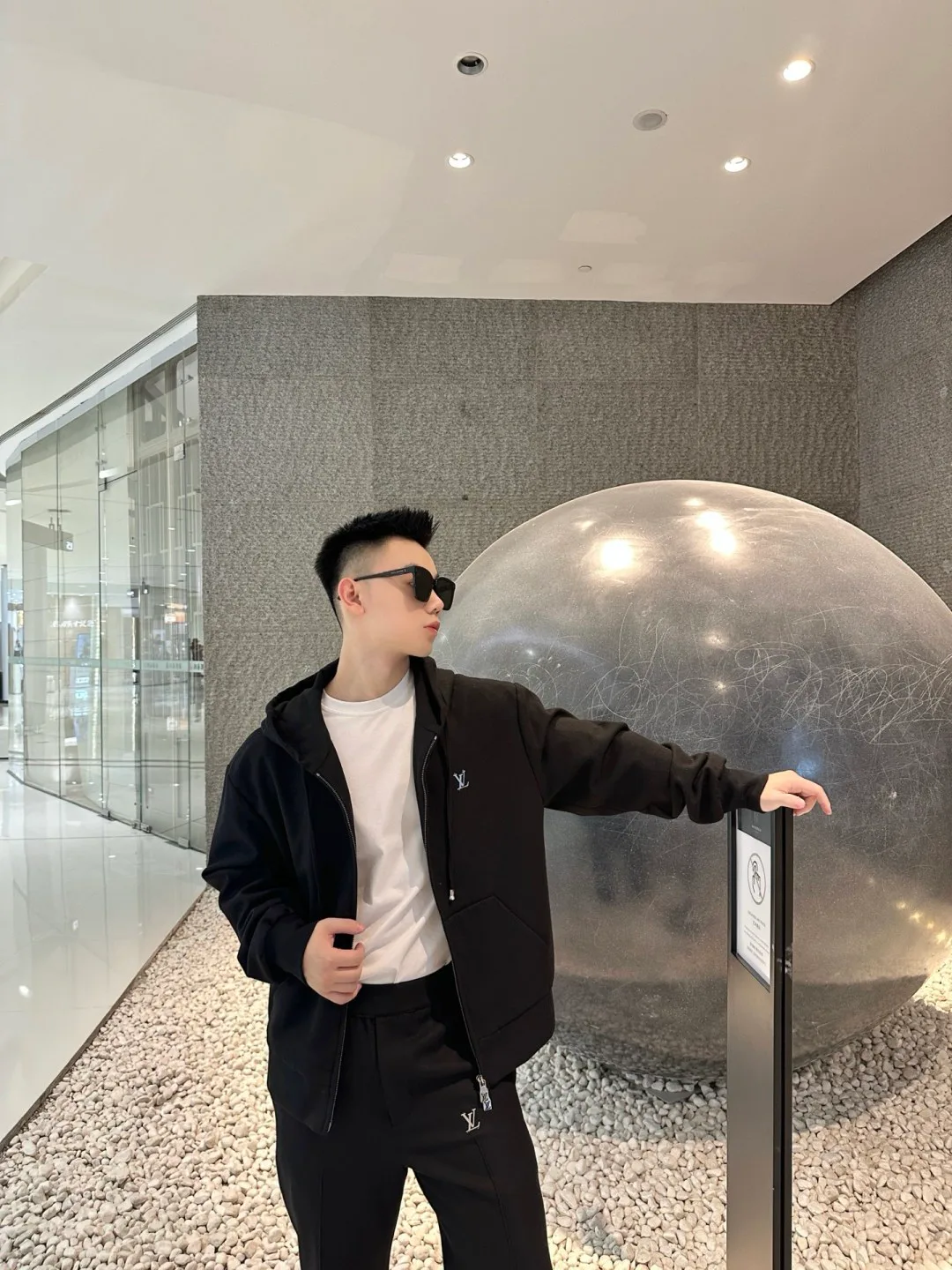 Куртки И Пуховики Мужские Louis Vuitton 17480623