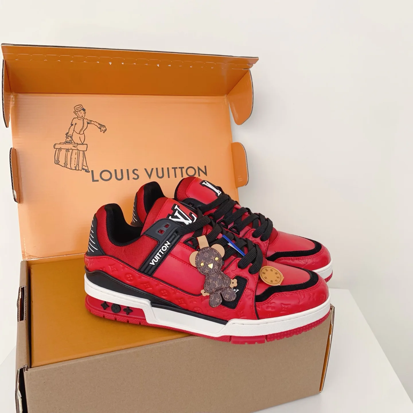 Кроссовки Женские Louis Vuitton 18258382