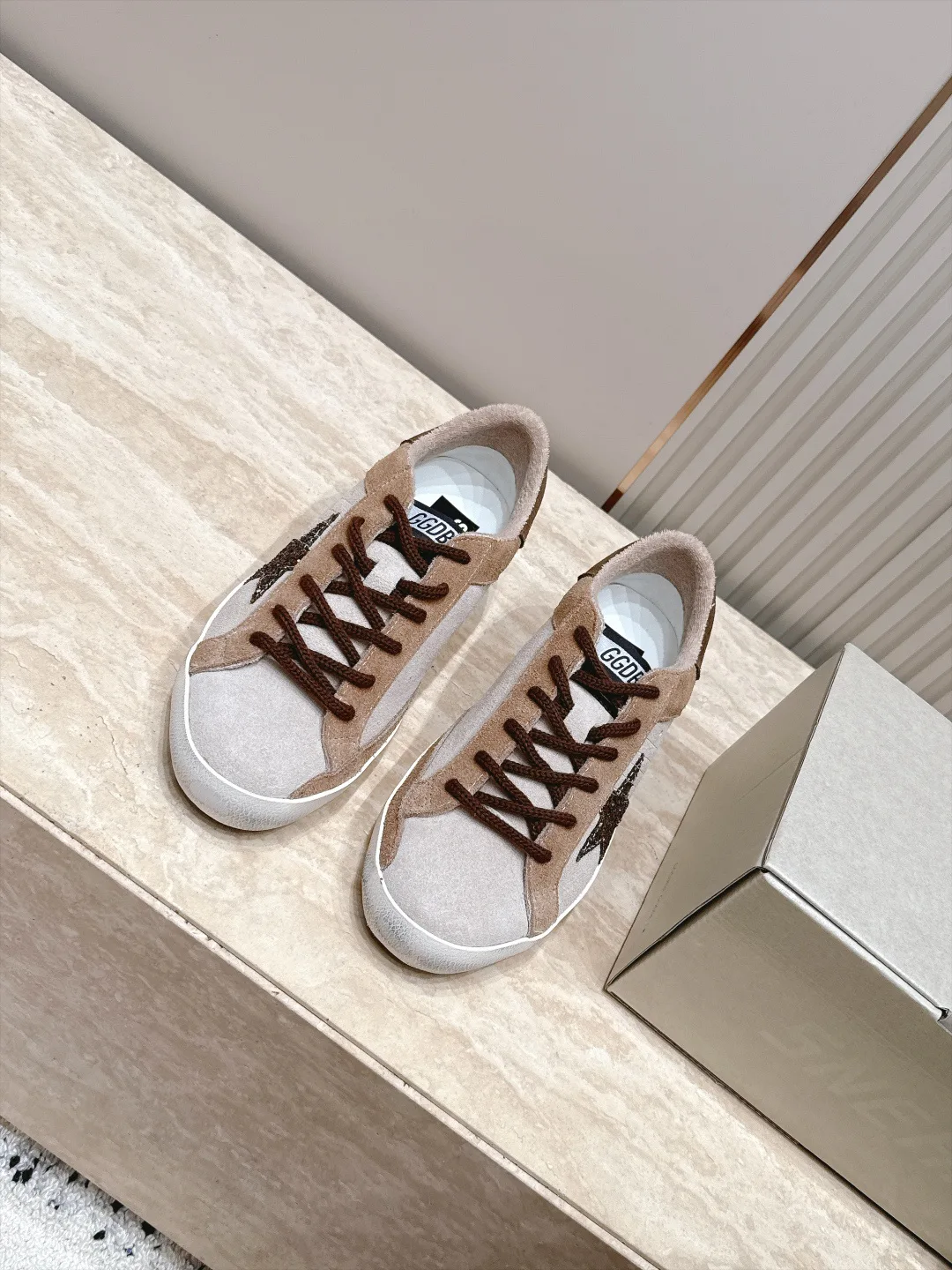 Кроссовки Женские Golden Goose 17963443
