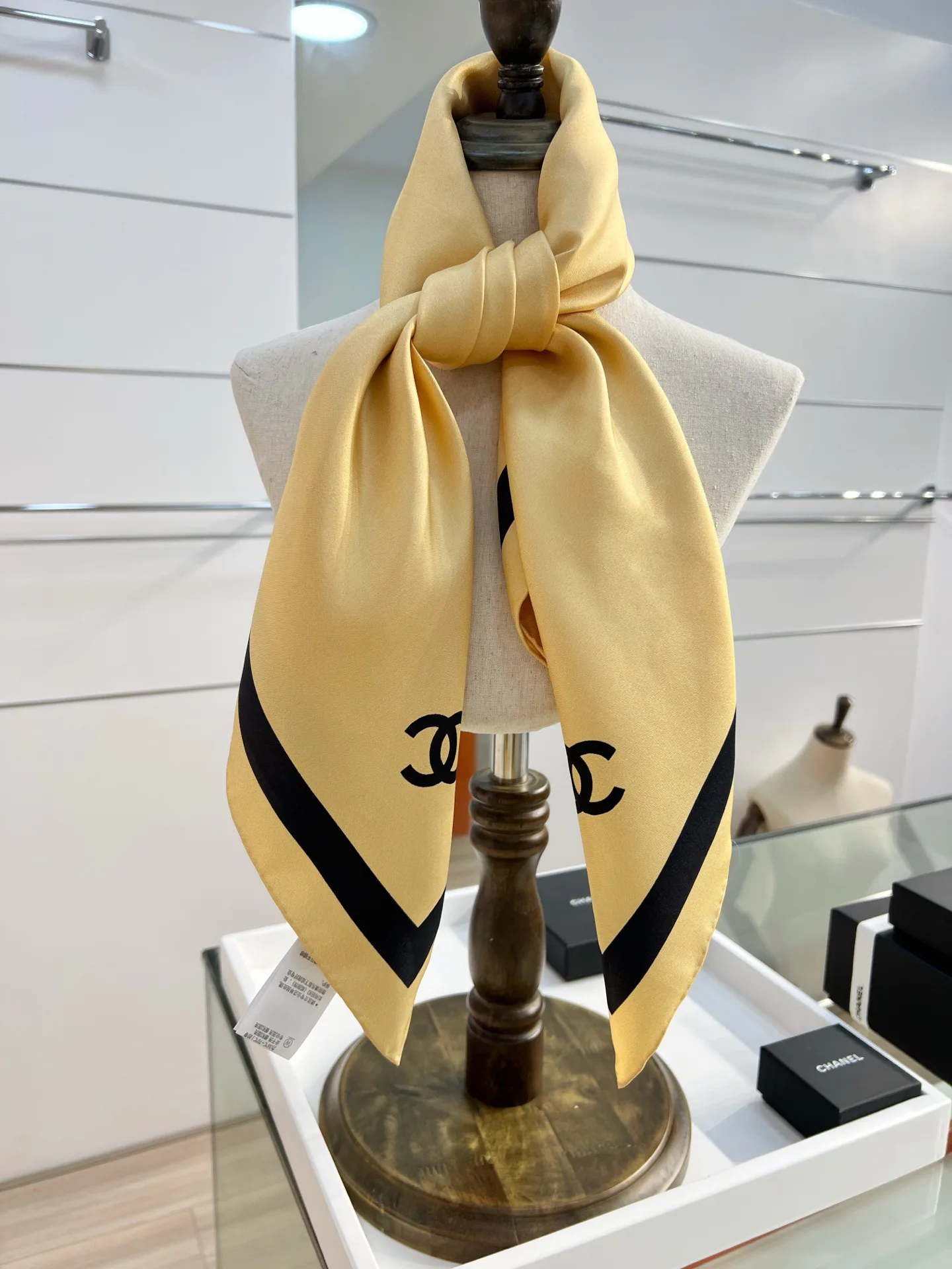 Платки Chanel 12794592