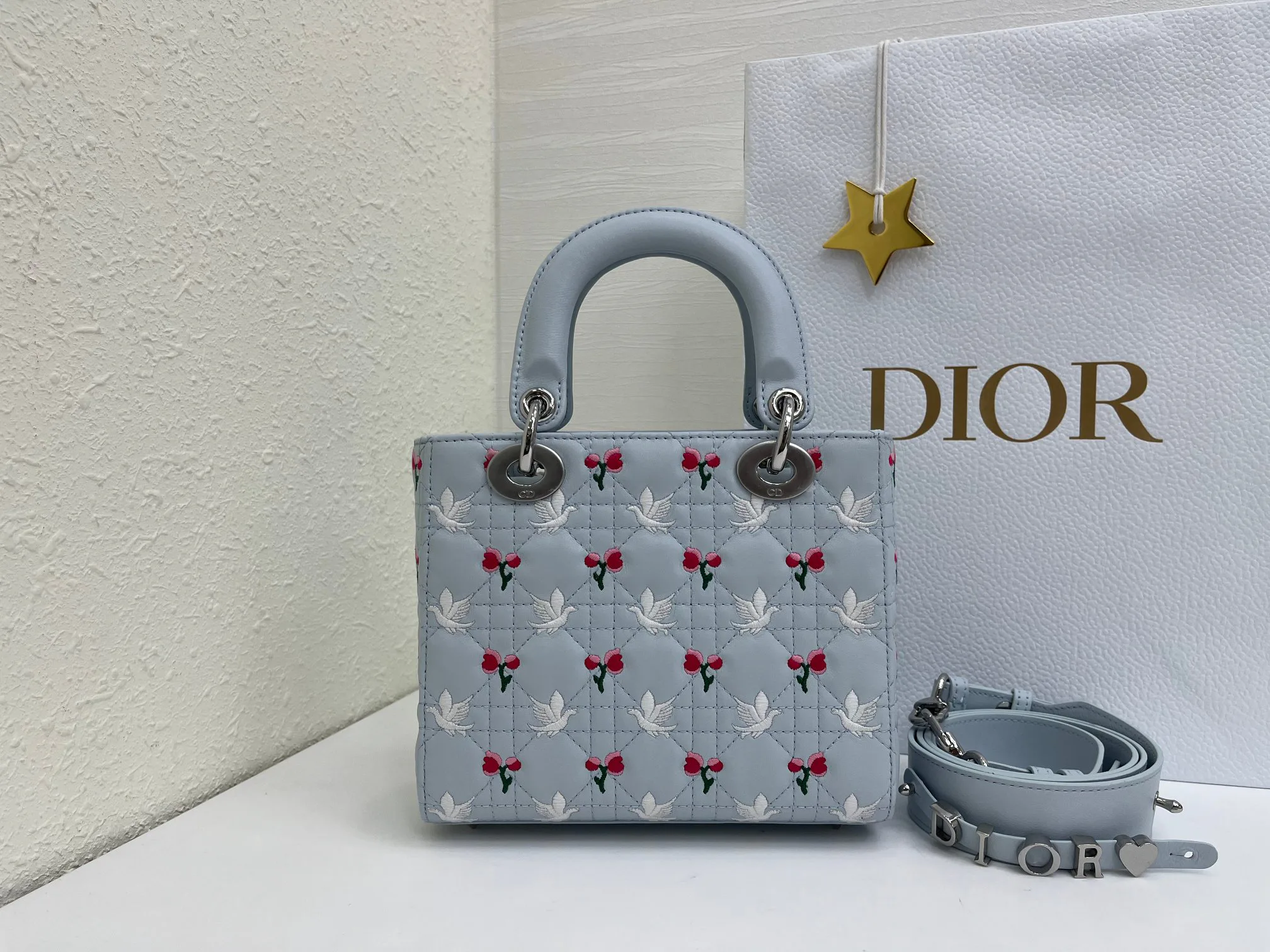 Классические Сумки Женские Christian Dior 17407053