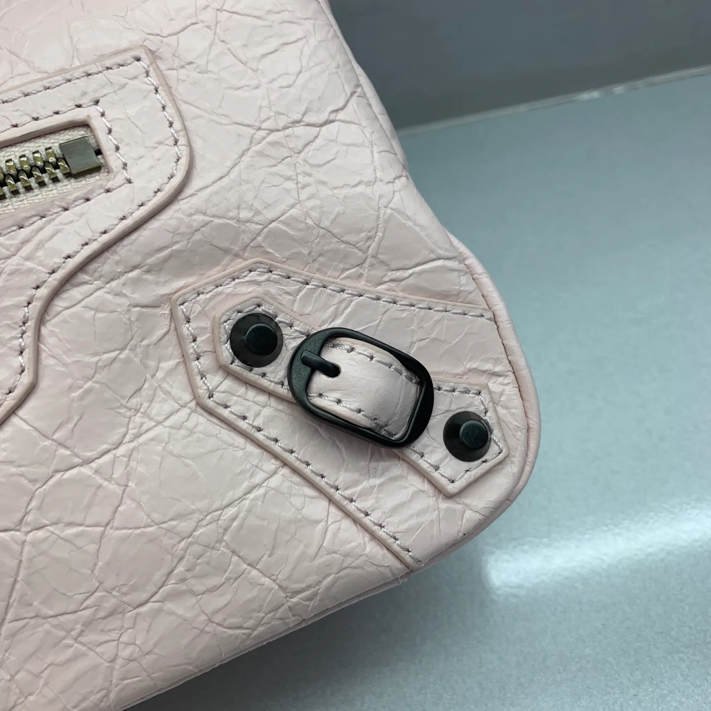 Сумки На Ремне Женские Balenciaga 17359732