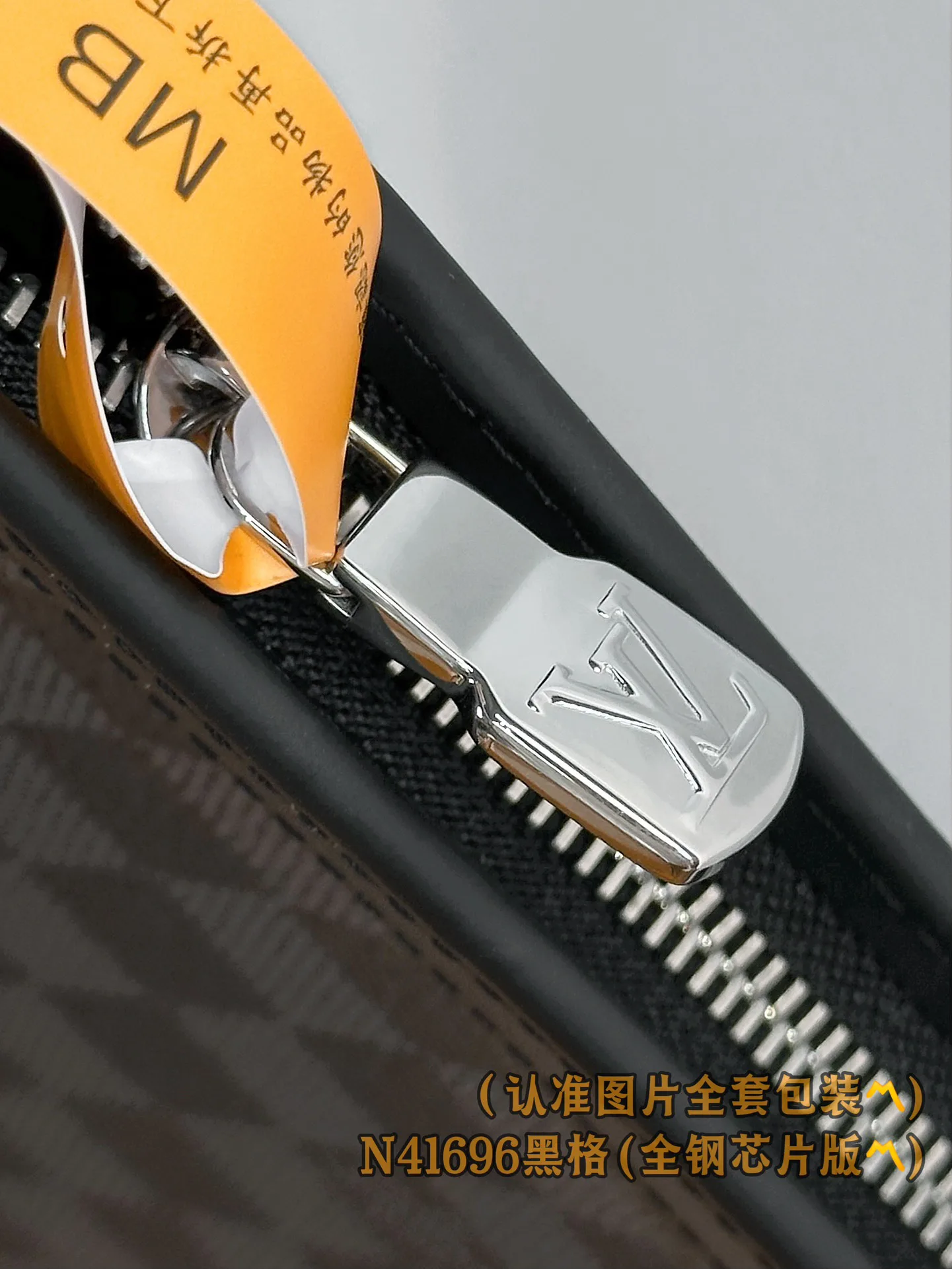 Клатчи Женские Louis Vuitton 18148141