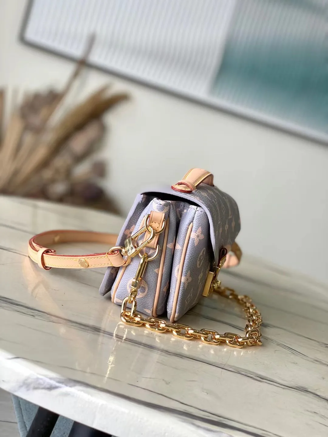 Классические Сумки Женские Louis Vuitton 18227605
