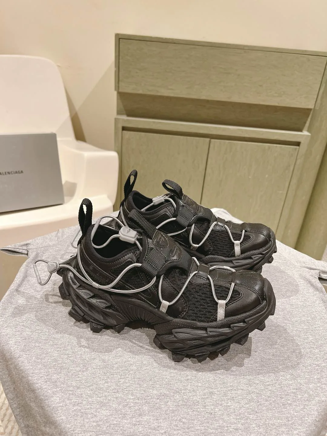 Кроссовки Женские Balenciaga 2273502