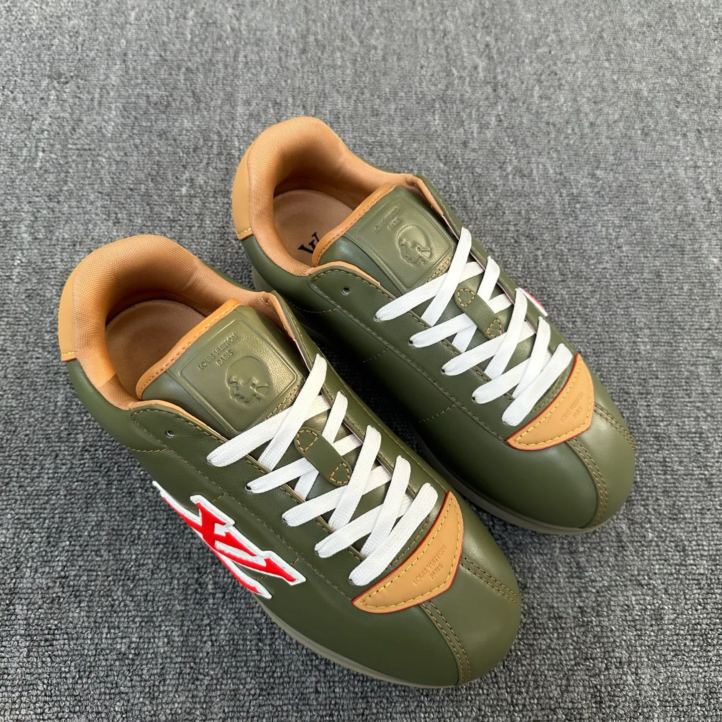 Кроссовки Мужские Louis Vuitton 1515869