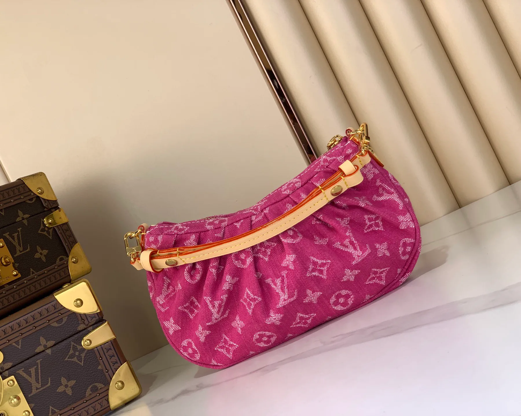 Клатчи Женские Louis Vuitton 12798954