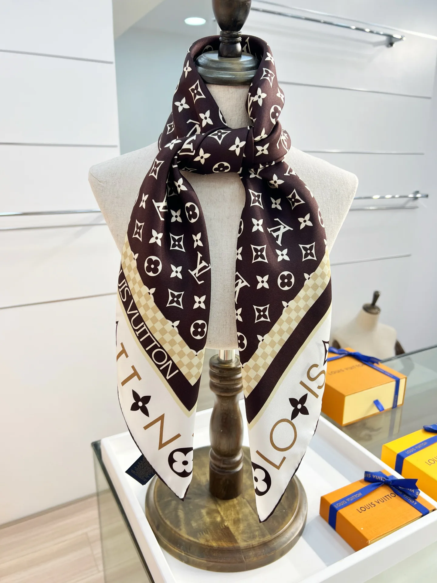 Платки Louis Vuitton 1290906