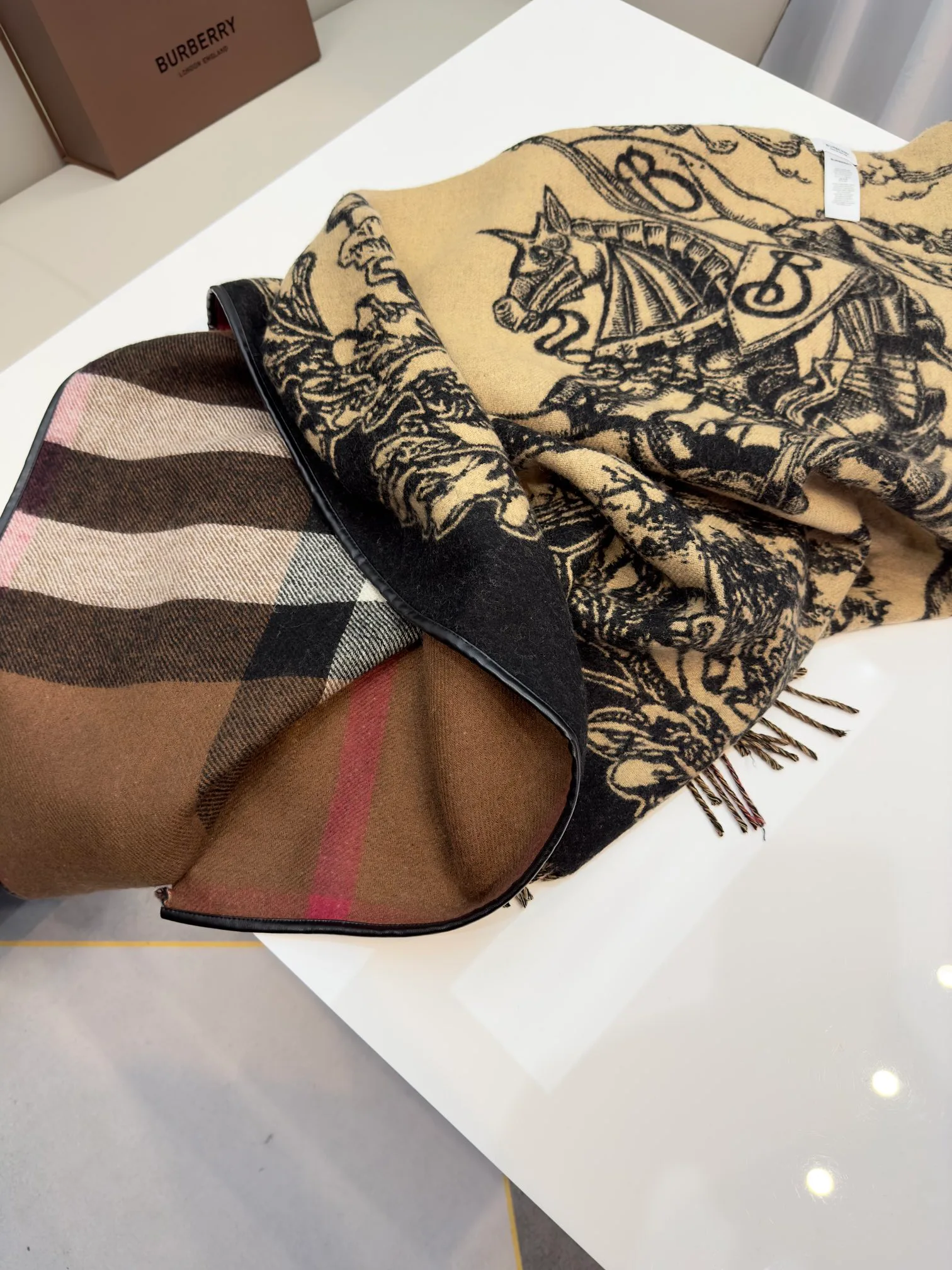 Шарфы Burberry 3215