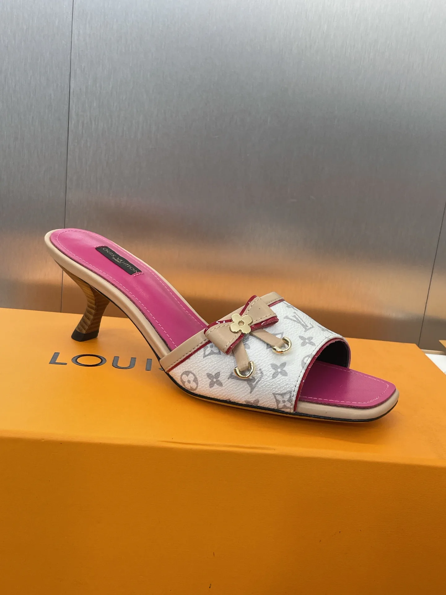 Босоножки Женские Louis Vuitton 36319