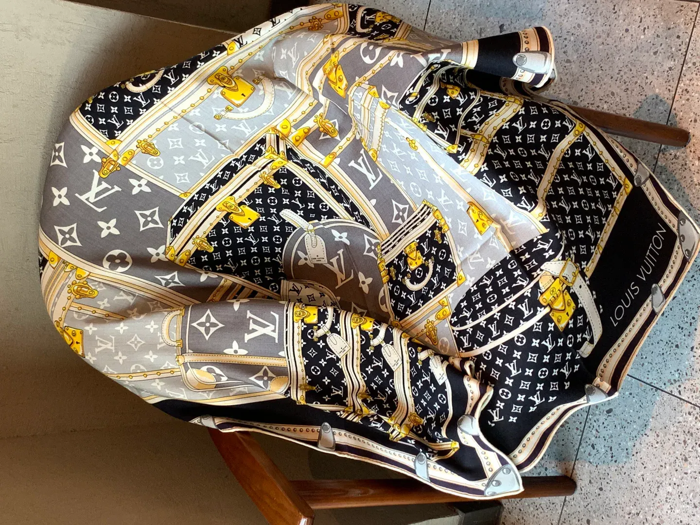 Платки Louis Vuitton 1338108
